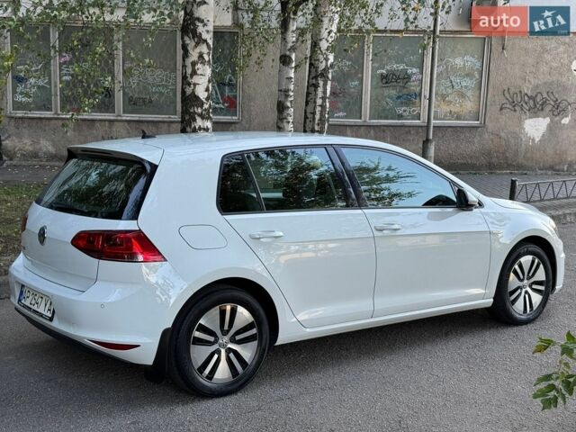Белый Фольксваген e-Golf, объемом двигателя 0 л и пробегом 126 тыс. км за 8000 $, фото 4 на Automoto.ua