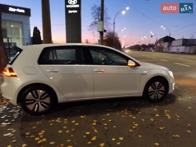 Білий Фольксваген e-Golf, об'ємом двигуна 0 л та пробігом 69 тис. км за 9111 $, фото 14 на Automoto.ua