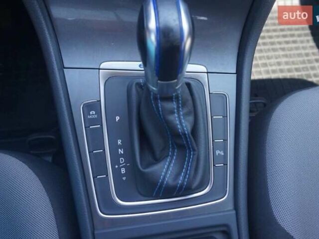 Білий Фольксваген e-Golf, об'ємом двигуна 0 л та пробігом 142 тис. км за 7900 $, фото 21 на Automoto.ua