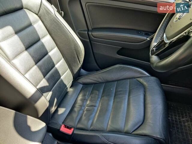 Белый Фольксваген e-Golf, объемом двигателя 0 л и пробегом 142 тыс. км за 9700 $, фото 11 на Automoto.ua