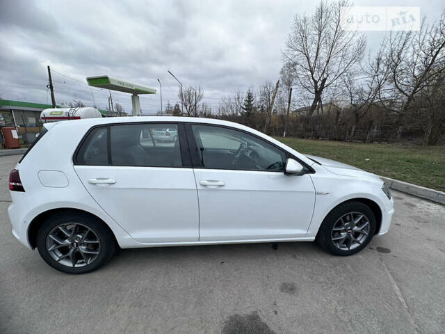 Белый Фольксваген e-Golf, объемом двигателя 0 л и пробегом 128 тыс. км за 11900 $, фото 10 на Automoto.ua