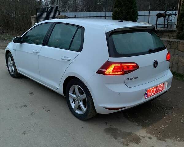 Белый Фольксваген e-Golf, объемом двигателя 0 л и пробегом 80 тыс. км за 7600 $, фото 4 на Automoto.ua
