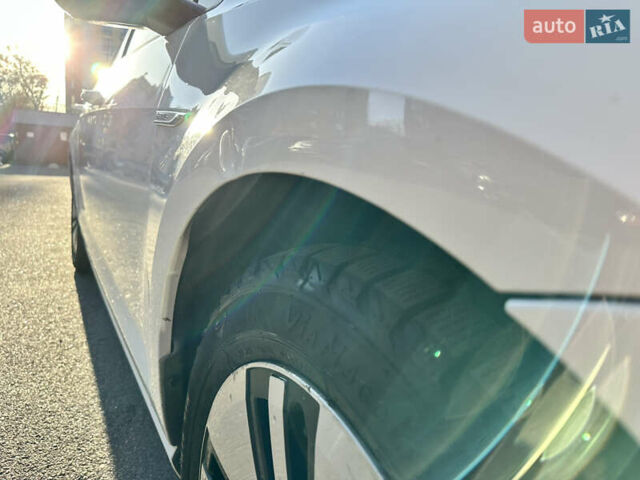 Белый Фольксваген e-Golf, объемом двигателя 0 л и пробегом 114 тыс. км за 10700 $, фото 15 на Automoto.ua