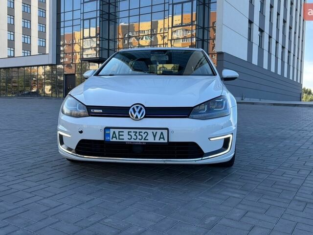 Белый Фольксваген e-Golf, объемом двигателя 0 л и пробегом 132 тыс. км за 9700 $, фото 8 на Automoto.ua