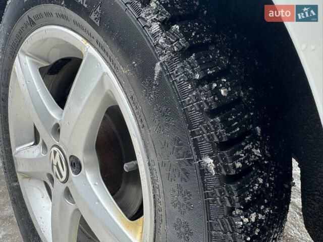 Белый Фольксваген e-Golf, объемом двигателя 0 л и пробегом 115 тыс. км за 9400 $, фото 4 на Automoto.ua