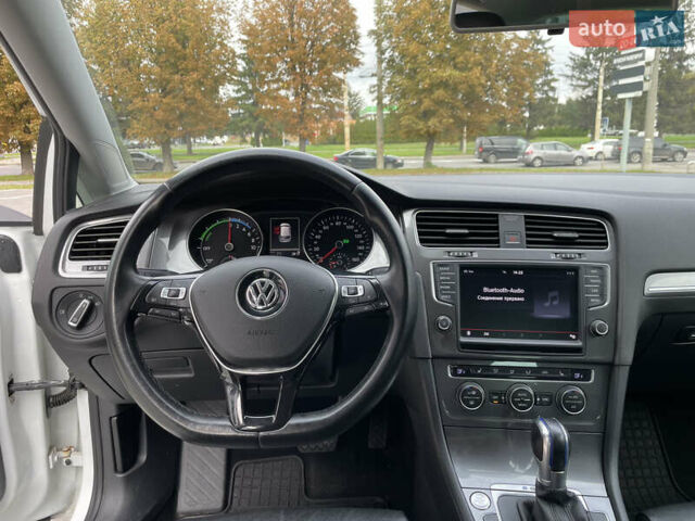 Белый Фольксваген e-Golf, объемом двигателя 0 л и пробегом 154 тыс. км за 9200 $, фото 16 на Automoto.ua