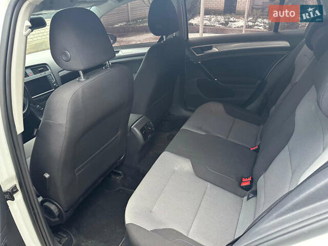 Білий Фольксваген e-Golf, об'ємом двигуна 0 л та пробігом 113 тис. км за 9900 $, фото 12 на Automoto.ua