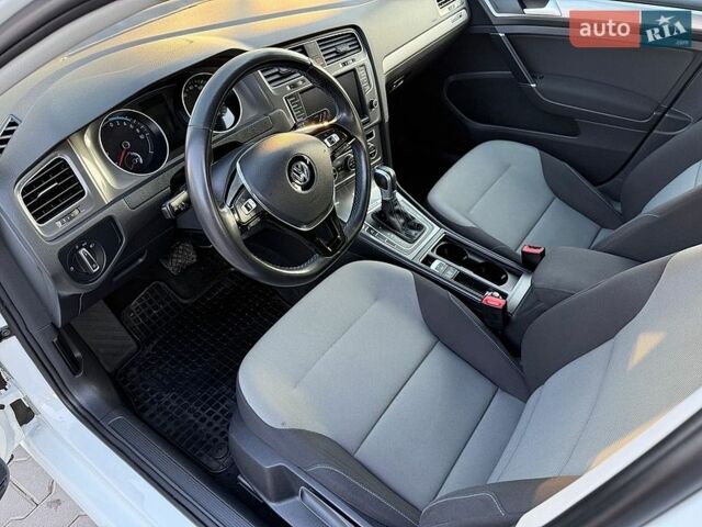 Білий Фольксваген e-Golf, об'ємом двигуна 0 л та пробігом 97 тис. км за 8700 $, фото 31 на Automoto.ua
