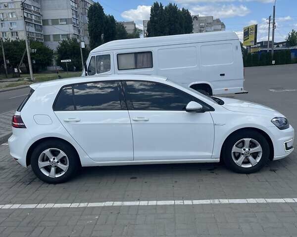Белый Фольксваген e-Golf, объемом двигателя 0 л и пробегом 205 тыс. км за 8700 $, фото 3 на Automoto.ua