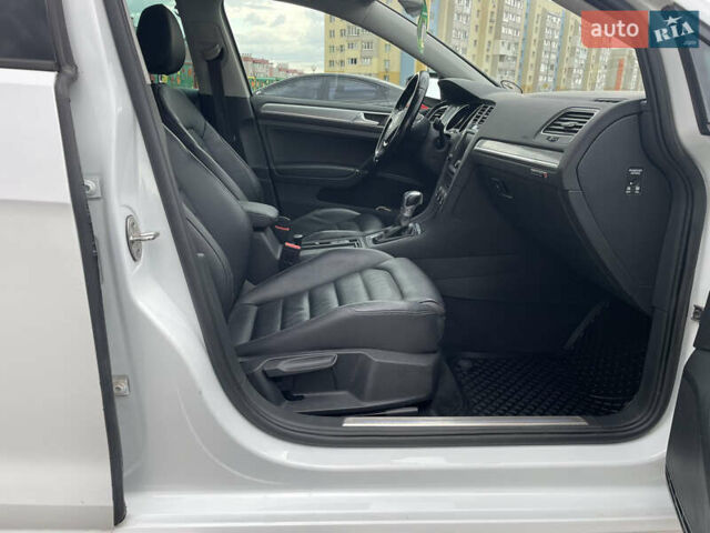 Белый Фольксваген e-Golf, объемом двигателя 0 л и пробегом 92 тыс. км за 9500 $, фото 36 на Automoto.ua