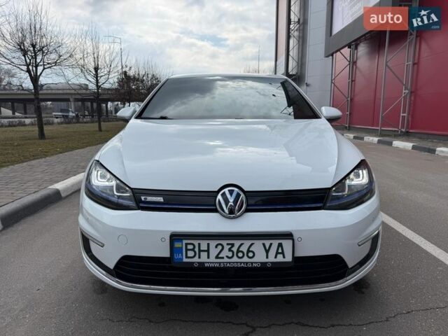 Білий Фольксваген e-Golf, об'ємом двигуна 0 л та пробігом 96 тис. км за 9500 $, фото 11 на Automoto.ua