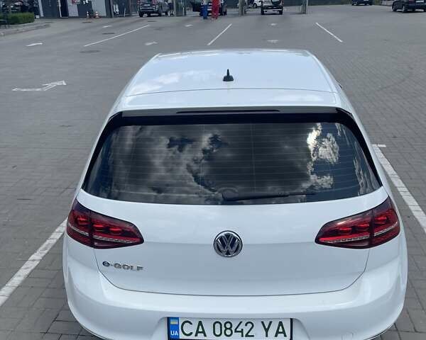Белый Фольксваген e-Golf, объемом двигателя 0 л и пробегом 205 тыс. км за 8700 $, фото 1 на Automoto.ua