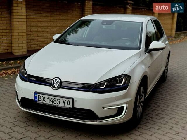 Белый Фольксваген e-Golf, объемом двигателя 0 л и пробегом 121 тыс. км за 8500 $, фото 2 на Automoto.ua