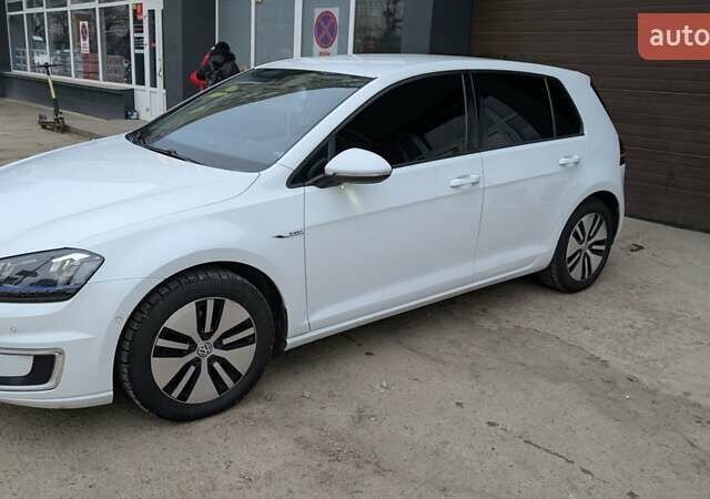 Белый Фольксваген e-Golf, объемом двигателя 0 л и пробегом 192 тыс. км за 7550 $, фото 7 на Automoto.ua