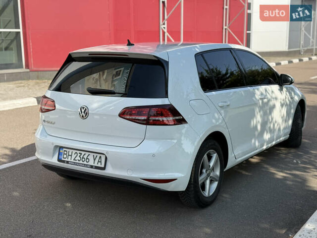 Белый Фольксваген e-Golf, объемом двигателя 0 л и пробегом 95 тыс. км за 9500 $, фото 6 на Automoto.ua