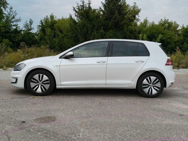 Белый Фольксваген e-Golf, объемом двигателя 0 л и пробегом 101 тыс. км за 8500 $, фото 4 на Automoto.ua