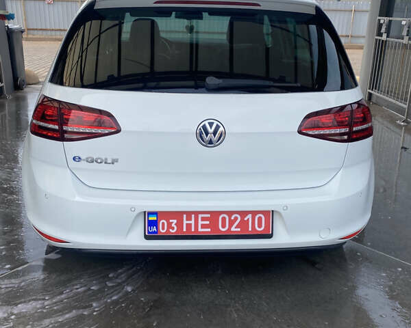 Белый Фольксваген e-Golf, объемом двигателя 0 л и пробегом 165 тыс. км за 8800 $, фото 1 на Automoto.ua