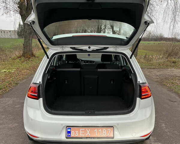 Белый Фольксваген e-Golf, объемом двигателя 0 л и пробегом 126 тыс. км за 8550 $, фото 10 на Automoto.ua