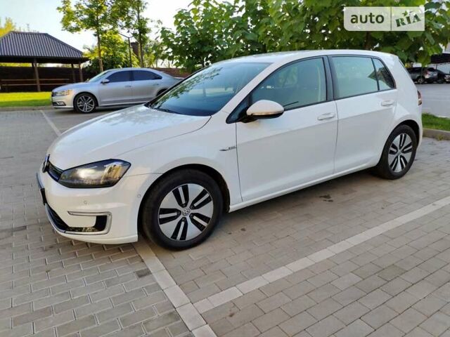 Белый Фольксваген e-Golf, объемом двигателя 0 л и пробегом 99 тыс. км за 12700 $, фото 20 на Automoto.ua