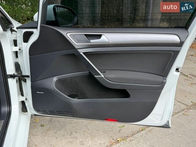 Білий Фольксваген e-Golf, об'ємом двигуна 0 л та пробігом 153 тис. км за 7999 $, фото 28 на Automoto.ua