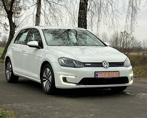Белый Фольксваген e-Golf, объемом двигателя 0 л и пробегом 126 тыс. км за 8550 $, фото 4 на Automoto.ua
