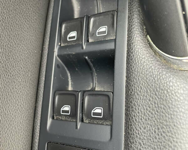 Белый Фольксваген e-Golf, объемом двигателя 0 л и пробегом 92 тыс. км за 9500 $, фото 27 на Automoto.ua