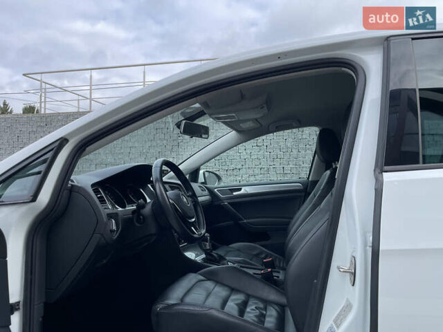 Белый Фольксваген e-Golf, объемом двигателя 0 л и пробегом 154 тыс. км за 9200 $, фото 15 на Automoto.ua