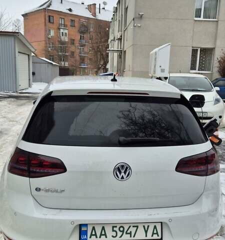 Білий Фольксваген e-Golf, об'ємом двигуна 0 л та пробігом 157 тис. км за 7400 $, фото 5 на Automoto.ua