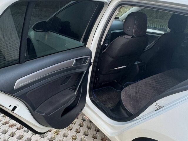 Білий Фольксваген e-Golf, об'ємом двигуна 0 л та пробігом 107 тис. км за 9200 $, фото 9 на Automoto.ua