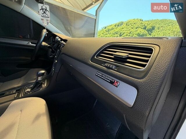 Белый Фольксваген e-Golf, объемом двигателя 0 л и пробегом 147 тыс. км за 9500 $, фото 47 на Automoto.ua