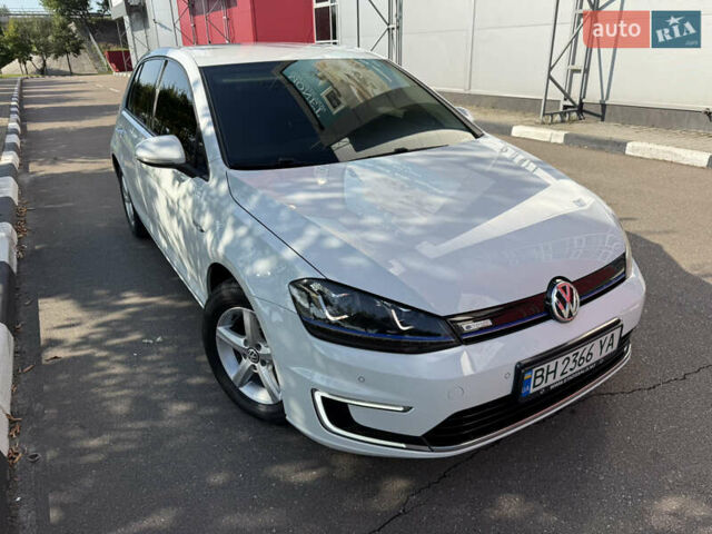 Белый Фольксваген e-Golf, объемом двигателя 0 л и пробегом 95 тыс. км за 9500 $, фото 3 на Automoto.ua