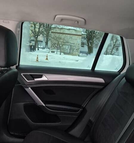 Білий Фольксваген e-Golf, об'ємом двигуна 0 л та пробігом 157 тис. км за 7400 $, фото 10 на Automoto.ua