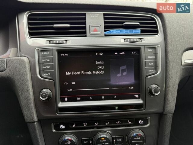 Білий Фольксваген e-Golf, об'ємом двигуна 0 л та пробігом 96 тис. км за 9500 $, фото 28 на Automoto.ua