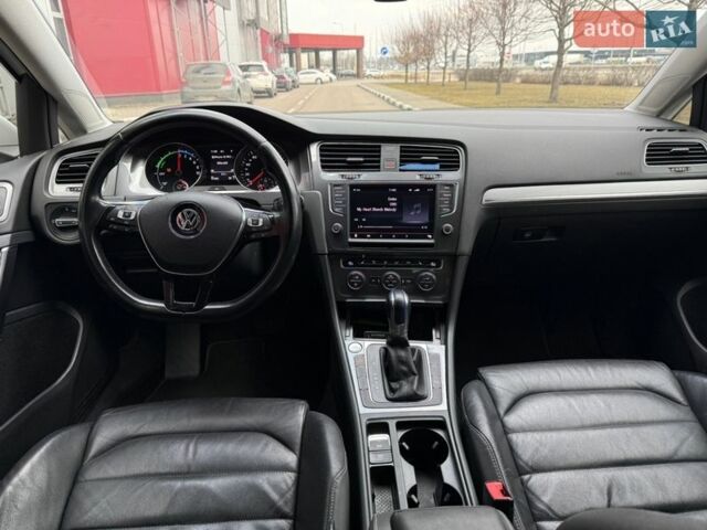 Білий Фольксваген e-Golf, об'ємом двигуна 0 л та пробігом 96 тис. км за 9500 $, фото 23 на Automoto.ua