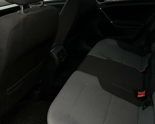 Белый Фольксваген e-Golf, объемом двигателя 0 л и пробегом 110 тыс. км за 8490 $, фото 23 на Automoto.ua