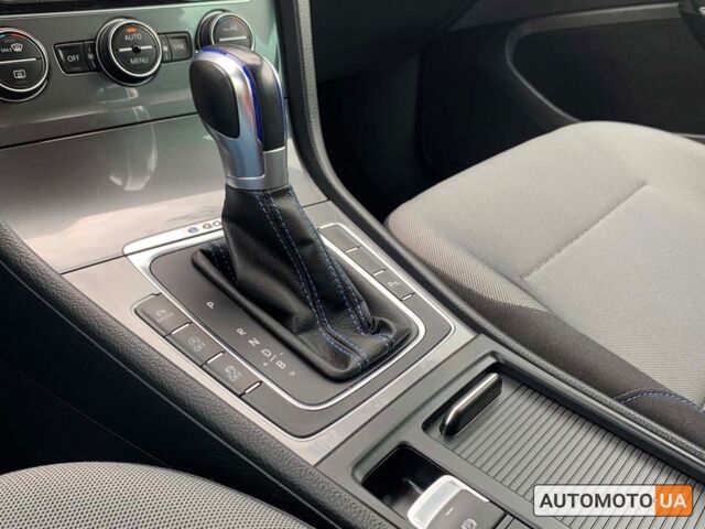 Білий Фольксваген e-Golf, об'ємом двигуна 24 л та пробігом 113 тис. км за 9700 $, фото 11 на Automoto.ua