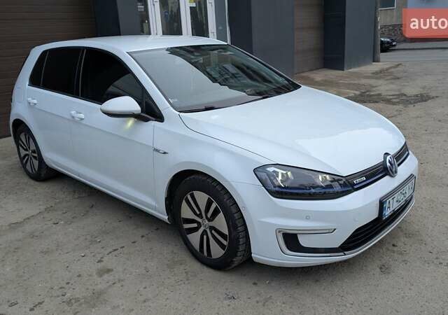 Белый Фольксваген e-Golf, объемом двигателя 0 л и пробегом 192 тыс. км за 7550 $, фото 12 на Automoto.ua