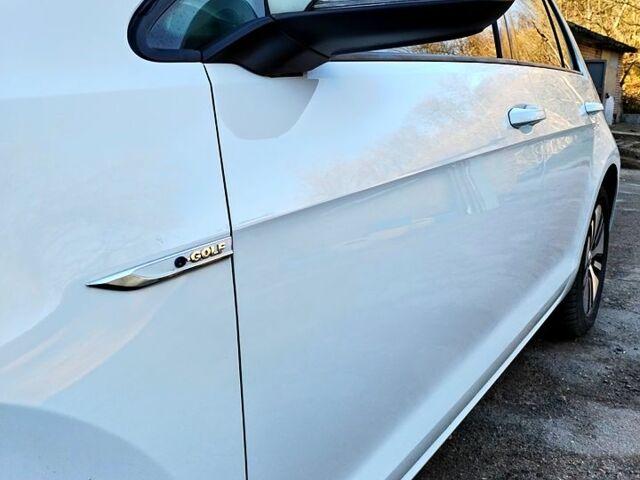 Білий Фольксваген e-Golf, об'ємом двигуна 0 л та пробігом 108 тис. км за 10000 $, фото 4 на Automoto.ua