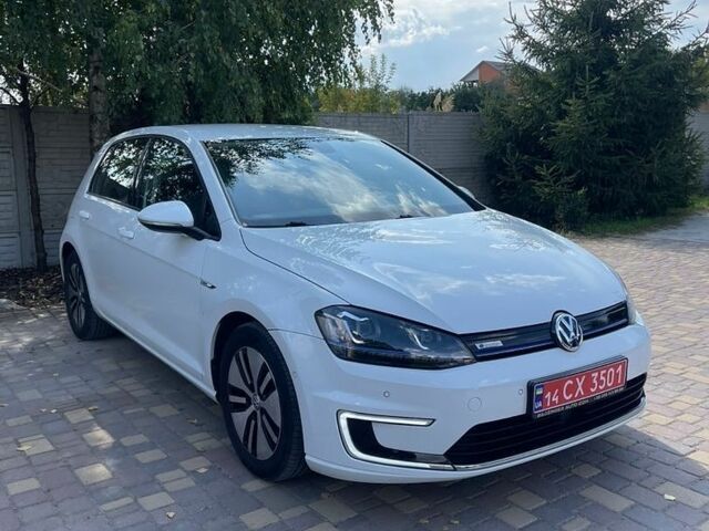 Белый Фольксваген e-Golf, объемом двигателя 0 л и пробегом 72 тыс. км за 8999 $, фото 1 на Automoto.ua