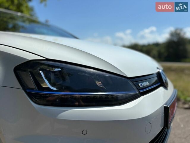 Белый Фольксваген e-Golf, объемом двигателя 0 л и пробегом 138 тыс. км за 7999 $, фото 11 на Automoto.ua