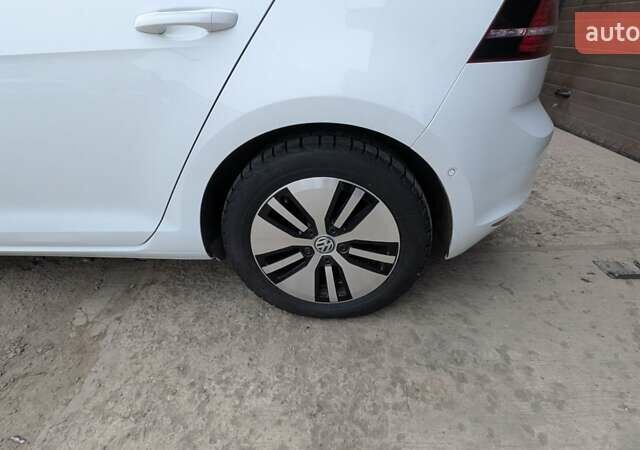 Белый Фольксваген e-Golf, объемом двигателя 0 л и пробегом 192 тыс. км за 7550 $, фото 29 на Automoto.ua