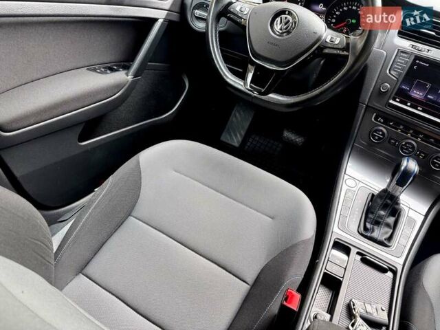 Белый Фольксваген e-Golf, объемом двигателя 0 л и пробегом 121 тыс. км за 8500 $, фото 17 на Automoto.ua