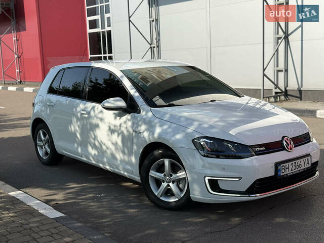 Белый Фольксваген e-Golf, объемом двигателя 0 л и пробегом 95 тыс. км за 9500 $, фото 2 на Automoto.ua