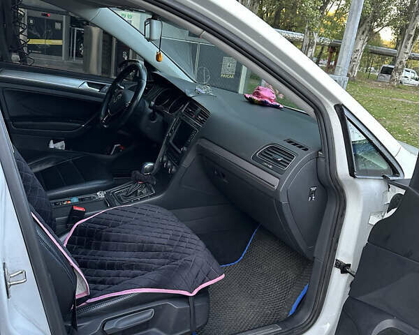 Білий Фольксваген e-Golf, об'ємом двигуна 0 л та пробігом 126 тис. км за 9000 $, фото 3 на Automoto.ua