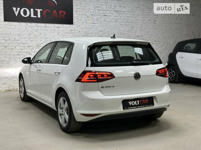 Белый Фольксваген e-Golf, объемом двигателя 0 л и пробегом 99 тыс. км за 9900 $, фото 44 на Automoto.ua