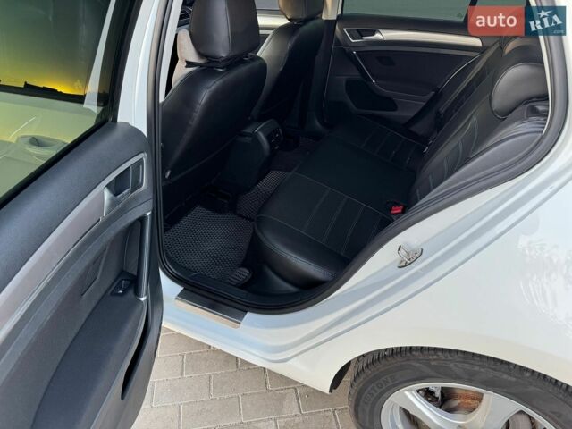 Белый Фольксваген e-Golf, объемом двигателя 0 л и пробегом 172 тыс. км за 8399 $, фото 10 на Automoto.ua
