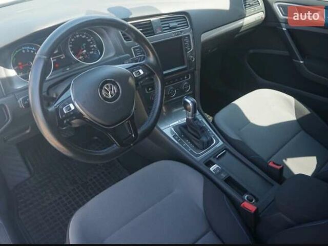 Білий Фольксваген e-Golf, об'ємом двигуна 0 л та пробігом 142 тис. км за 7900 $, фото 10 на Automoto.ua