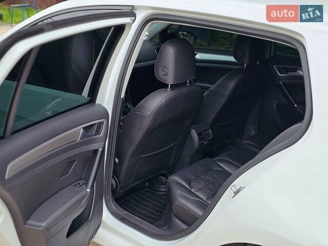 Белый Фольксваген e-Golf, объемом двигателя 0 л и пробегом 130 тыс. км за 10200 $, фото 10 на Automoto.ua