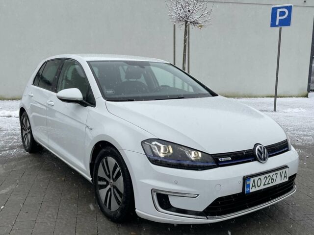 Білий Фольксваген e-Golf, об'ємом двигуна 0 л та пробігом 106 тис. км за 9800 $, фото 4 на Automoto.ua