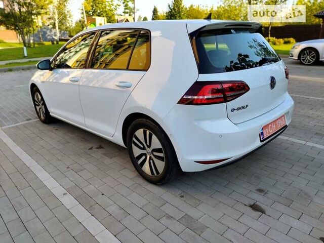 Белый Фольксваген e-Golf, объемом двигателя 0 л и пробегом 99 тыс. км за 12700 $, фото 15 на Automoto.ua